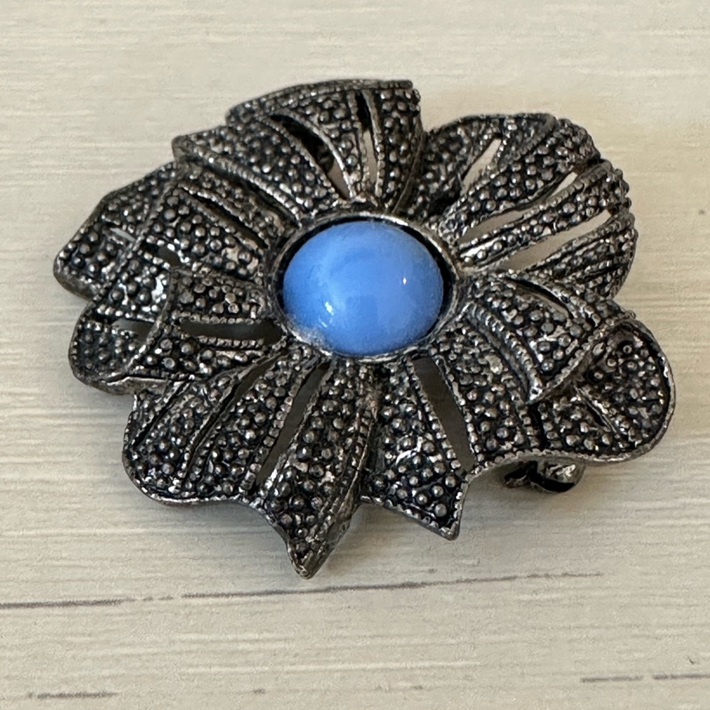 Beautiful vintage brooch - Picture 1 of 6